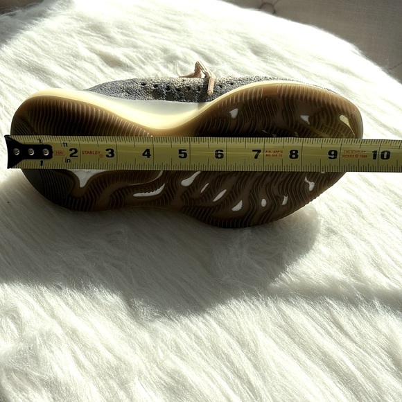 Lightweight Sport Shoes - Picture 8 of 9